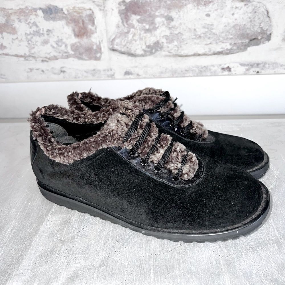 Stuart Weitzman Women's Black Suede Faux Fur Lined Booties Ankle Boots. Sz 6